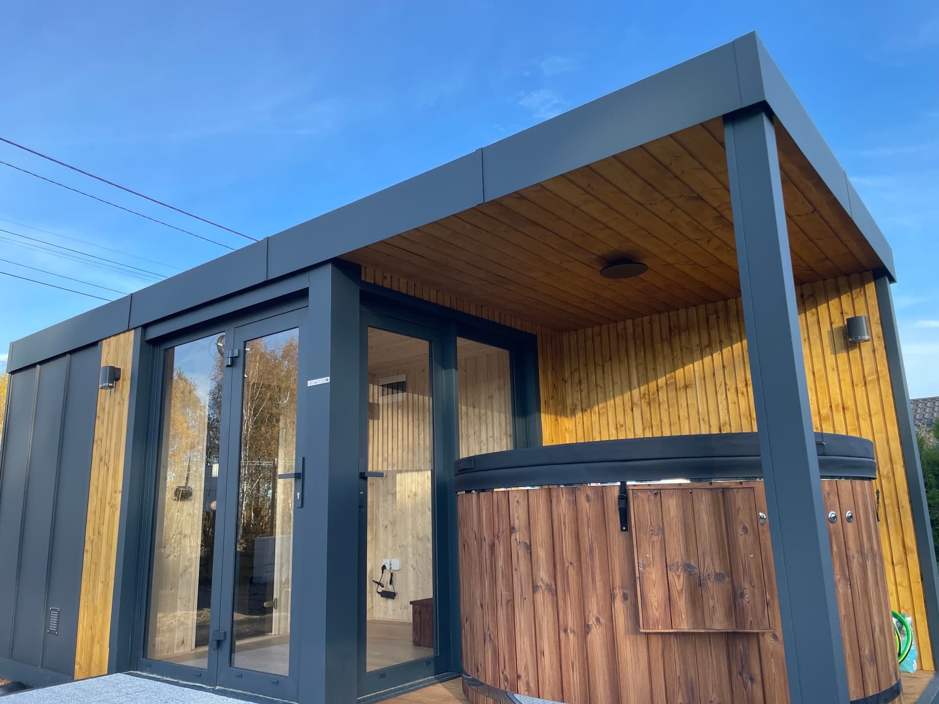 Nowoczesne wejście z tarasem