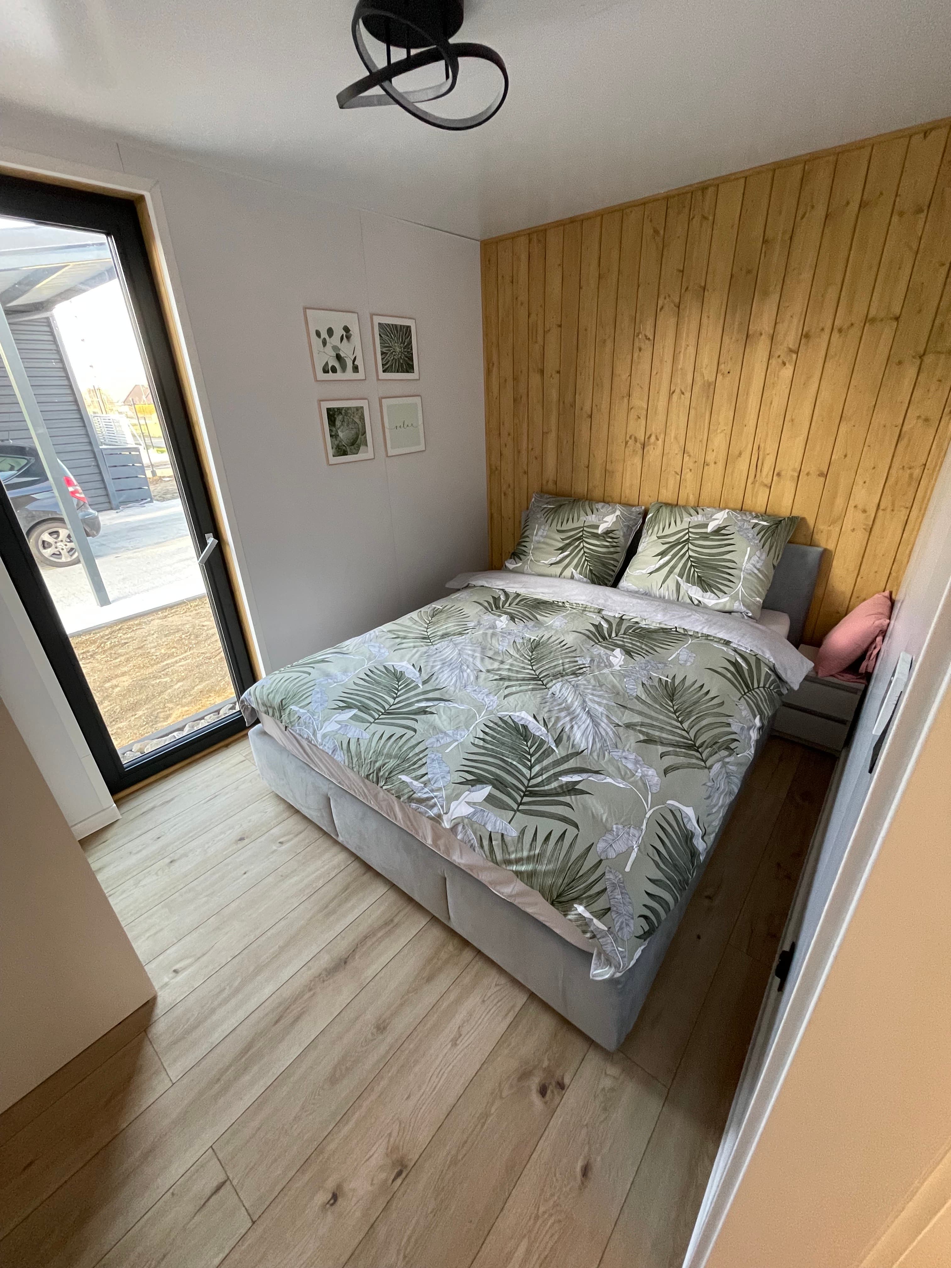 Sypialnia z widokiem na las